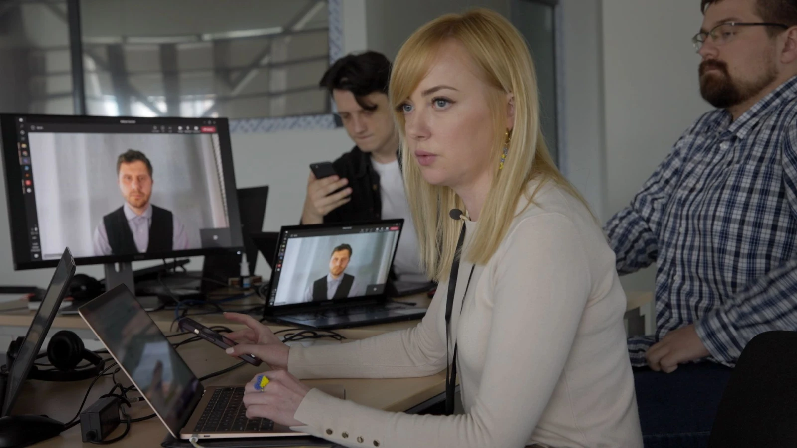 Film still from Ukraine – When the War Came to the Newsroom